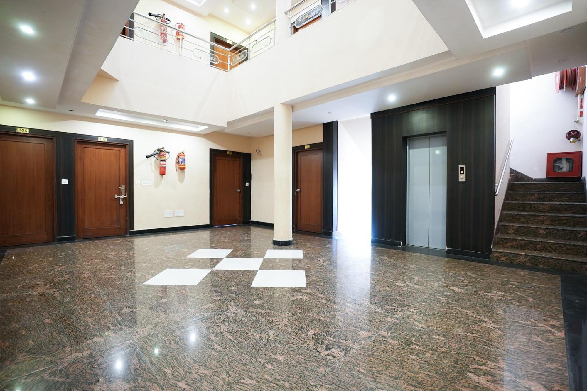 Hotel Madurai Near Central Bus Stand, Udaipur Esterno foto