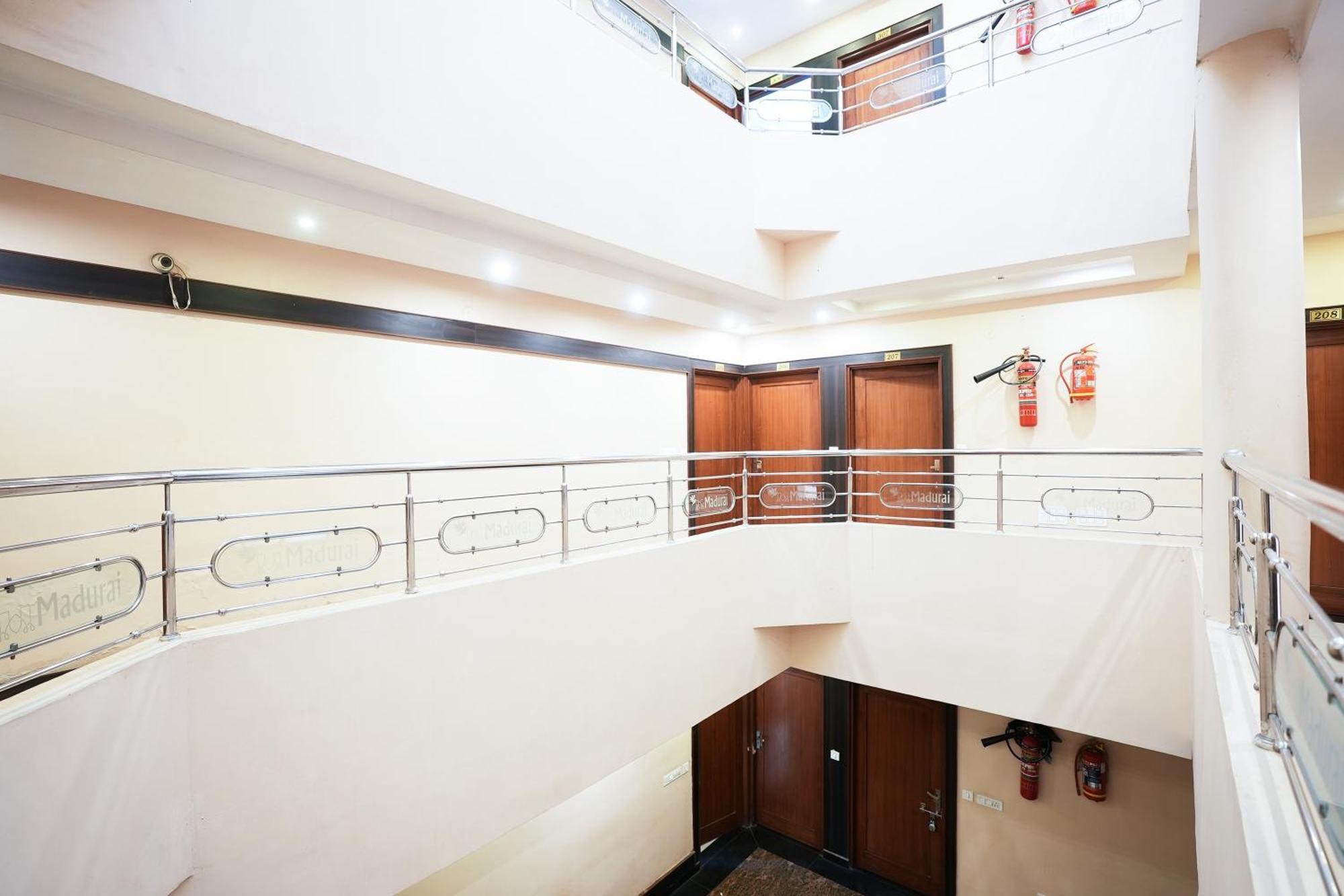 Hotel Madurai Near Central Bus Stand, Udaipur Esterno foto